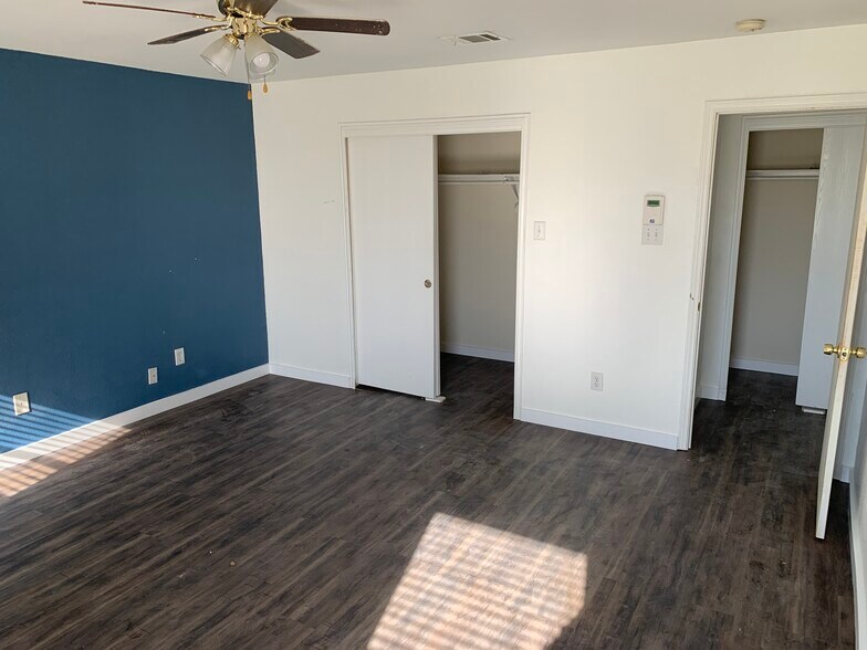 Master Bed - 1050 Brutus Dr