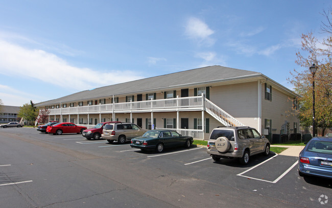 Primary Photo - Colony Bay East Apartments