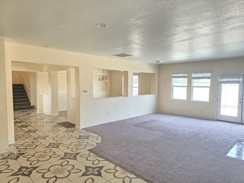Building Photo - 1482 Peppermint Dr