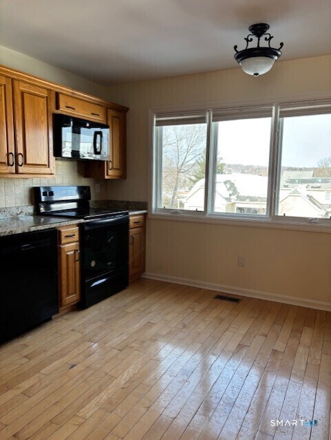 Building Photo - 12 Boulevard Dr