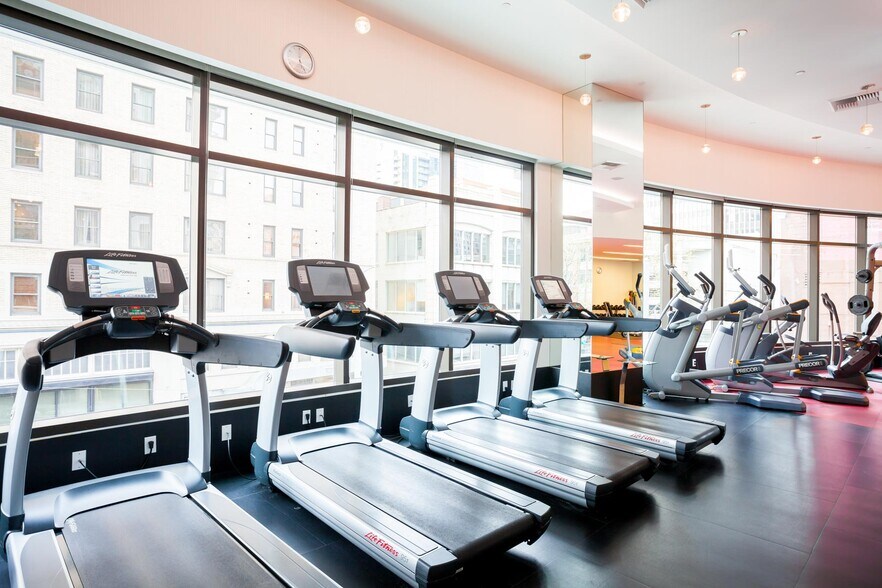 Building Photo - 1920 4th Ave