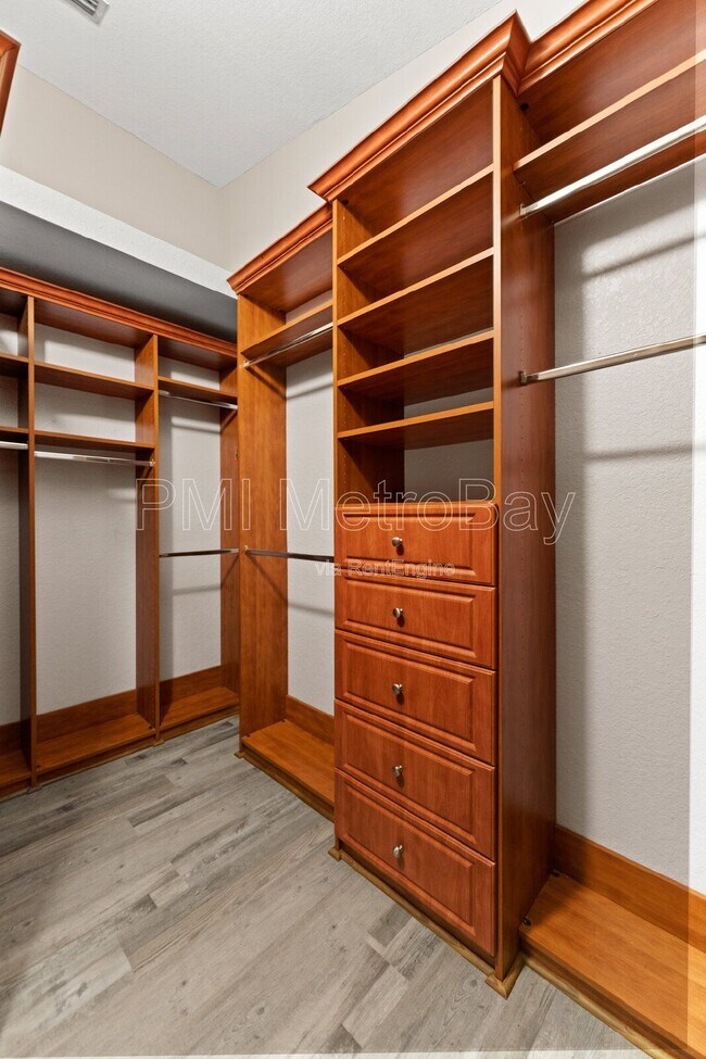 Building Photo - 11709 Holly Creek Dr