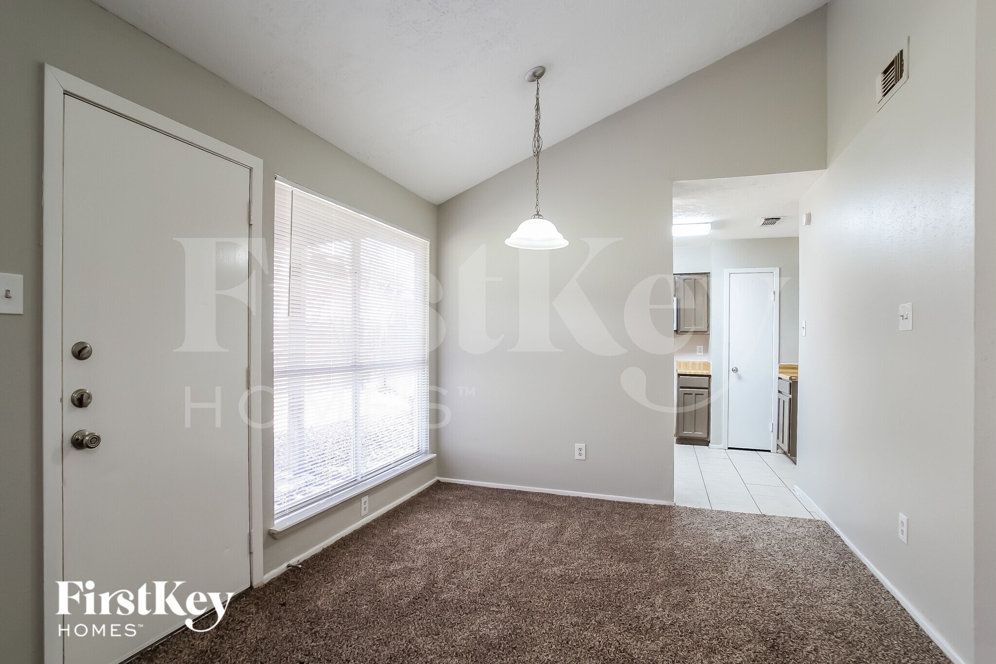 Building Photo - 4118 Pinebridge Ln