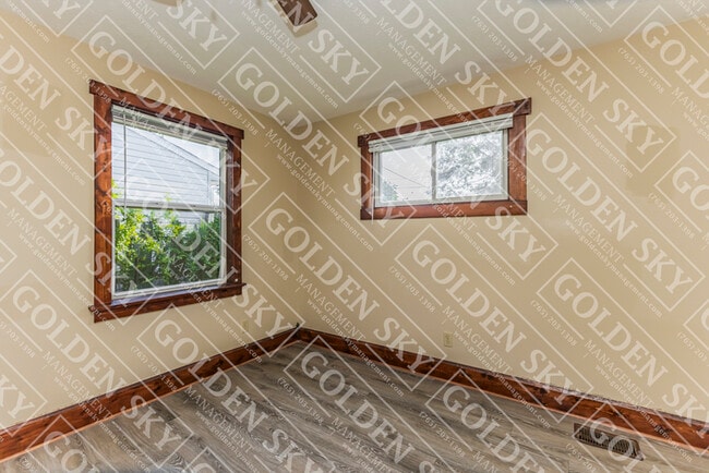 Building Photo - 3104 S Vine St