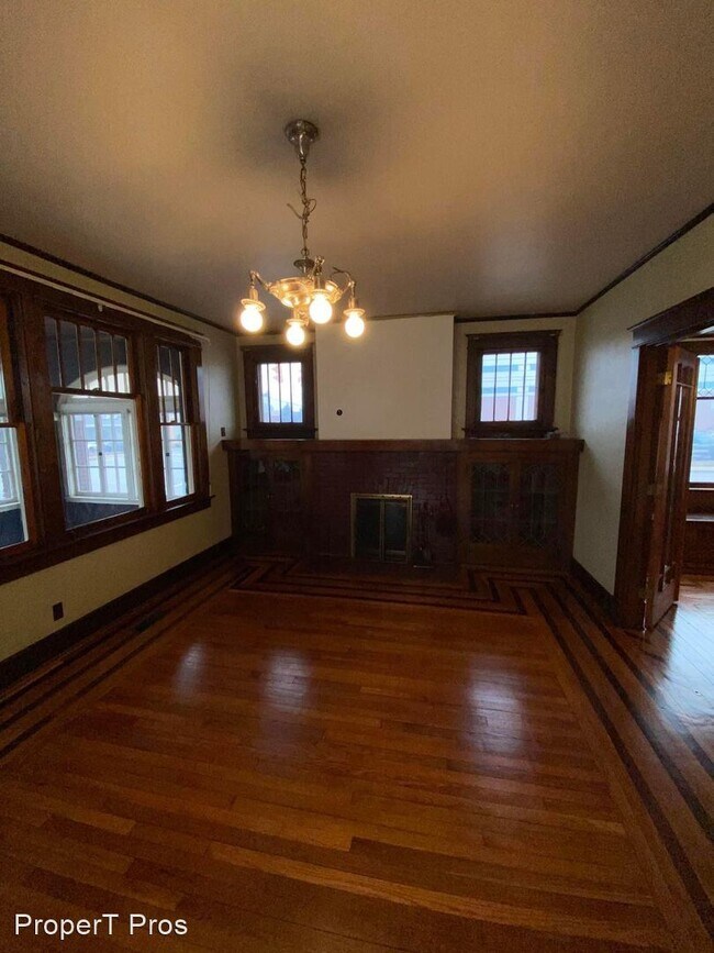 Building Photo - 4 br, 3 bath House - 802 West Franklin Street