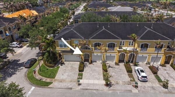 Building Photo - 6109 NW Kendra Ln