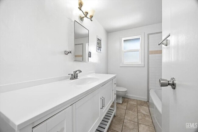 Building Photo - 2712 Hollins St