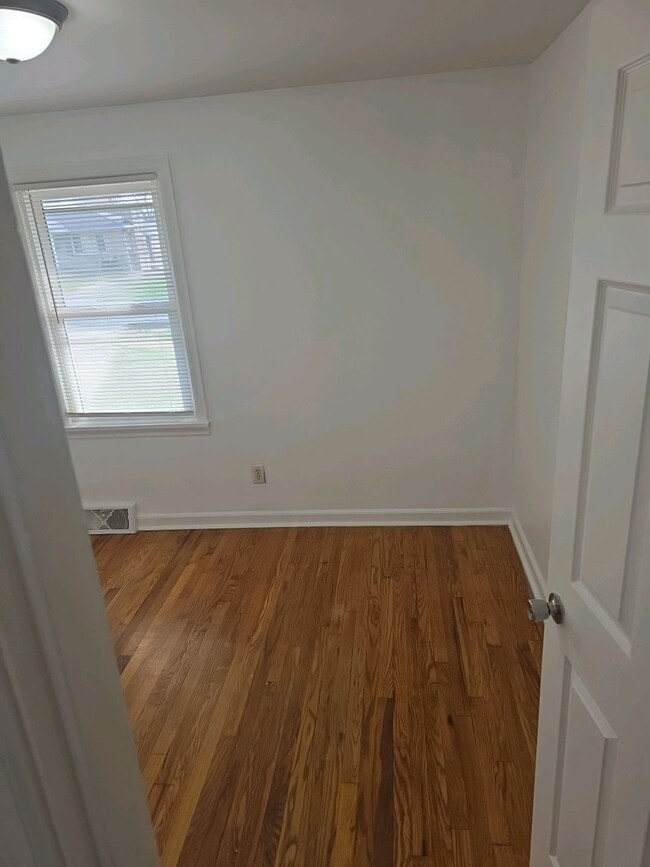 Building Photo - 7802 Columbine Dr