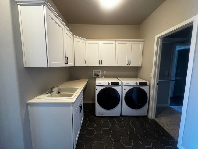 Building Photo - 9996 Antelope Ravine Dr
