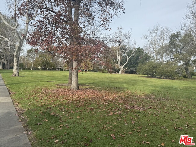 Building Photo - 5259 1/2 Village Green