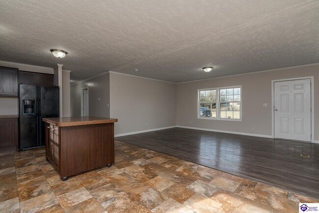 Building Photo - 190 Cedar Hills Rd