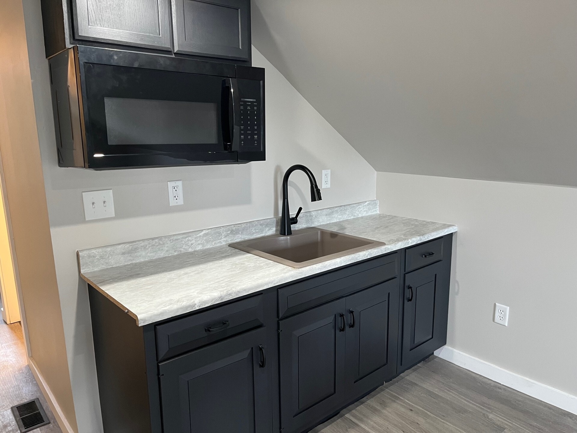 Building Photo - 113 Brookline Rd