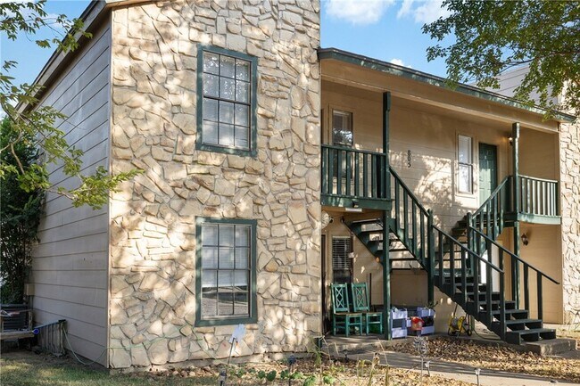 Building Photo - 805 San Pedro Dr