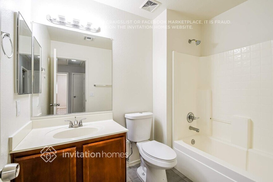 Building Photo - 3008 W Blue Sky Dr