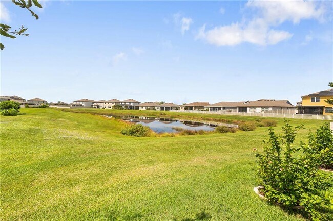 Building Photo - 13413 Palmera Vista Dr