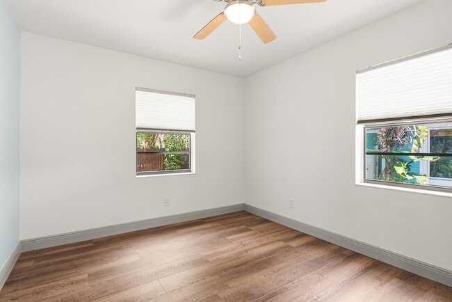 Building Photo - 517 41st Ave S