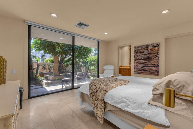 Building Photo - 24 Columbia Dr