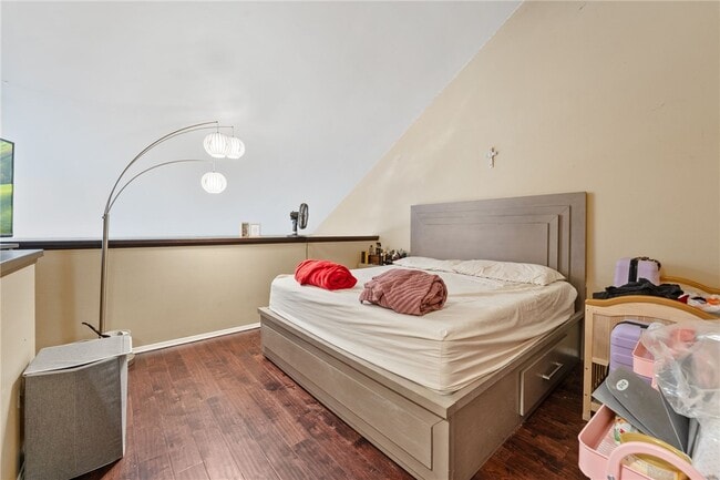 Building Photo - 10614 Shoreline Dr