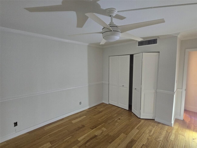 Building Photo - 733 SE 1st Way