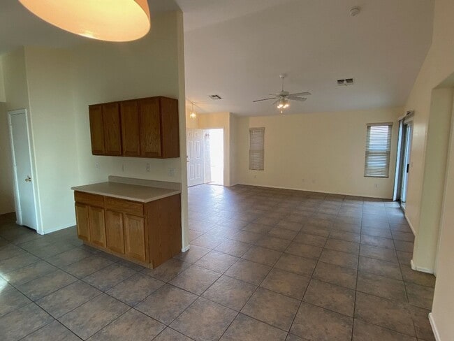 Building Photo - 11425 W Pinehollow Dr