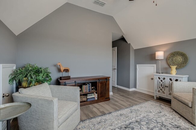 Building Photo - 119 Millet St