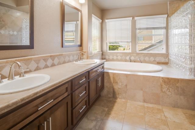 Building Photo - 2480 Bear Rock Glen