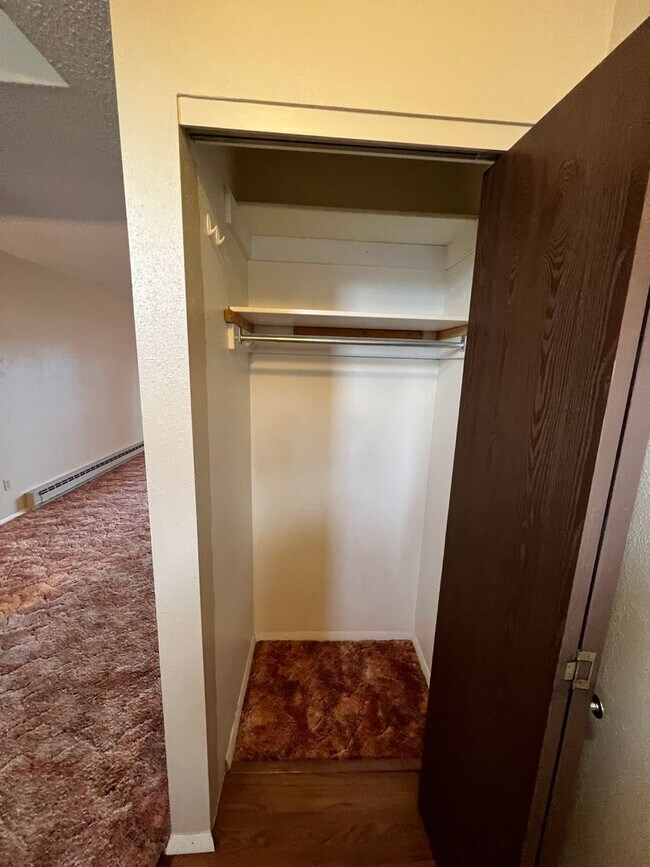 Building Photo - 3 Bedroom, 1.5 Bath Townhome W/ Attached S...