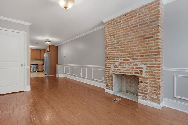Building Photo - 104 S Carrollton Ave