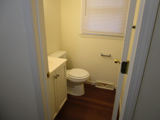 Building Photo - 3109 Pioneer Dr