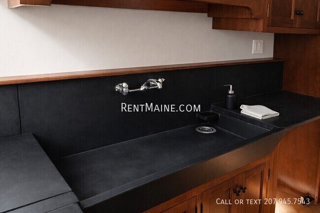 Building Photo - 25 High St