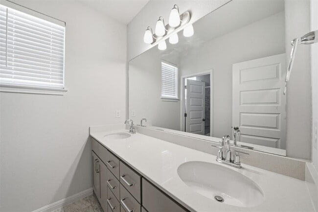 Building Photo - 478 Eclipse Dr