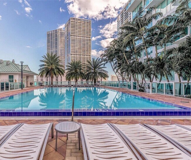 Building Photo - 41 SE 5th St