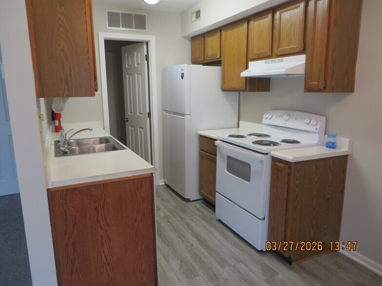 Building Photo - 700 High St