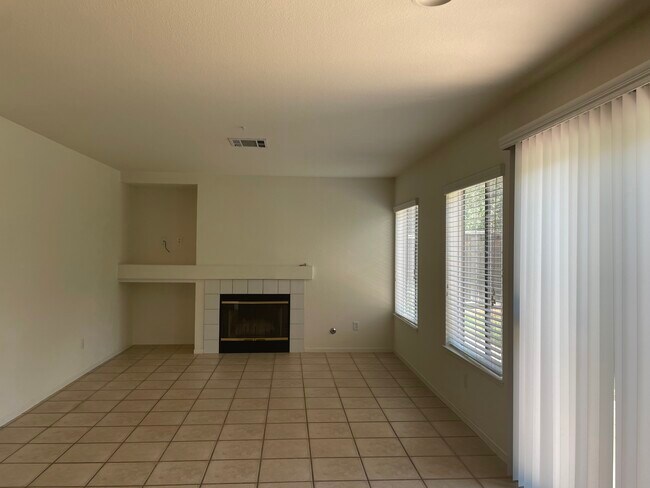 Building Photo - 138 Trenton Cir