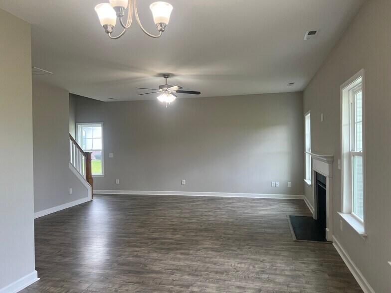 Living Room - 620 Ballance Rd