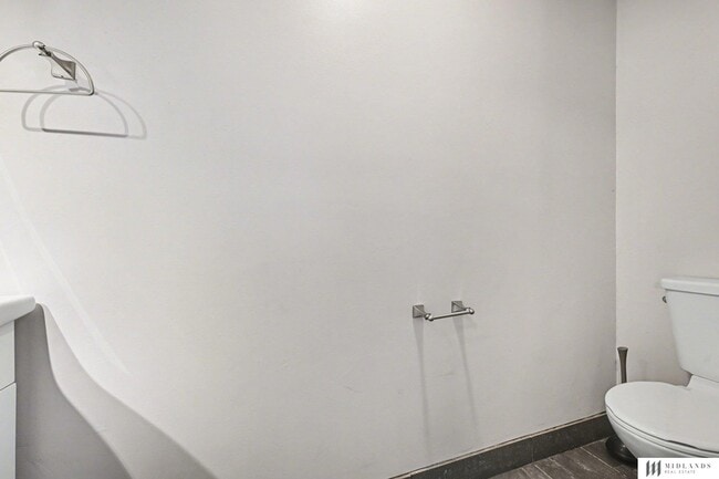 Building Photo - 8109 Valley Rd