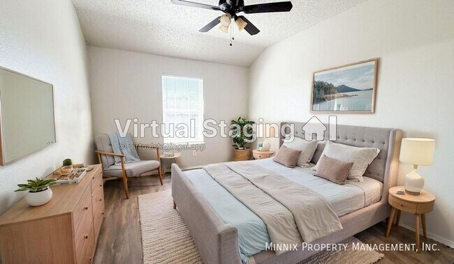 Building Photo - 9702 Ave. U-B