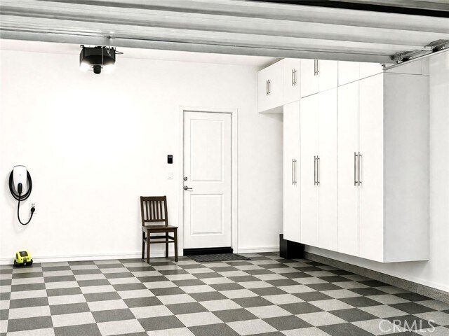 Building Photo - 1946 Canopy