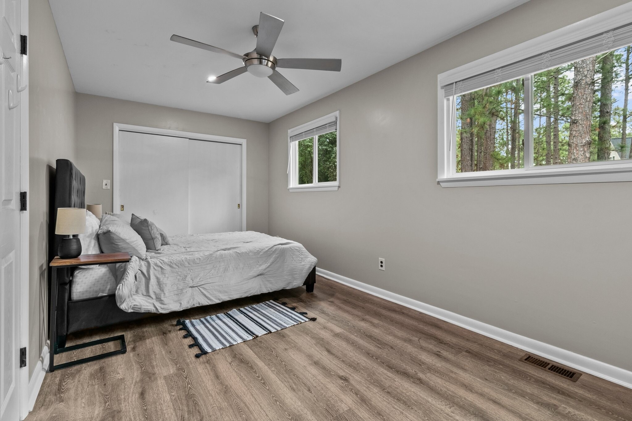 Building Photo - 1635 Longleaf Dr E