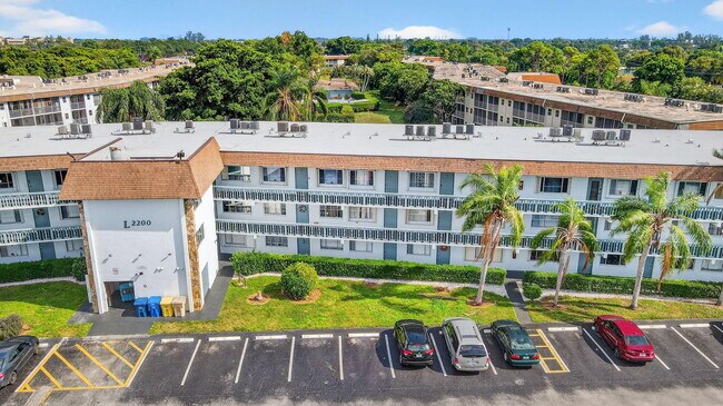 Building Photo - 2200 Springdale Blvd