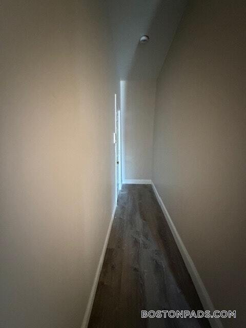 Building Photo - 663 Middle St