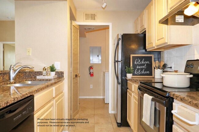 Building Photo - 408 Summit Ridge Pl