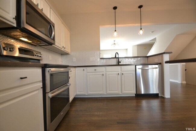 Building Photo - 701 Sutter Gate Ln