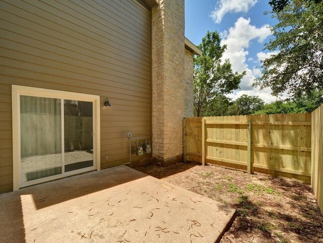 Building Photo - 6521 Hart Ln