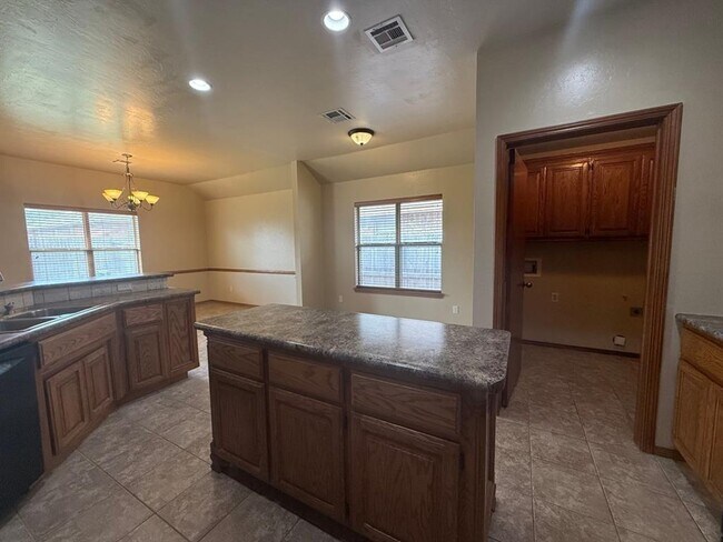 Building Photo - 616 Morningside Dr