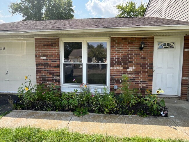 Building Photo - 3 Bedroom 1.5 Bathroom Single Family Home ...