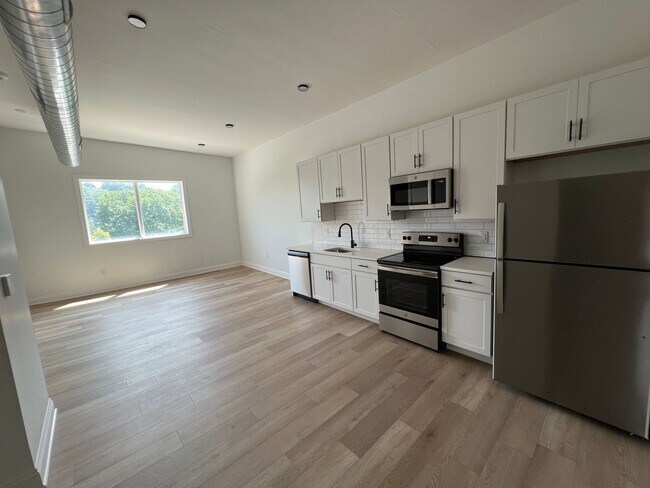 Primary Photo - Amazing VIEWS! - Available May 15th