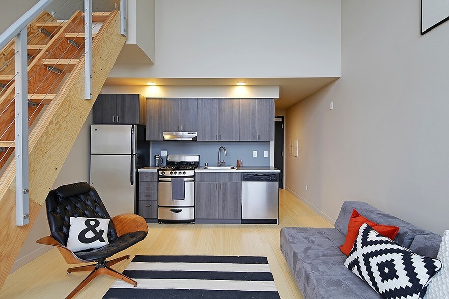 Living Area - Welcome to Emmons on 3rd: Your Urban Sanct...