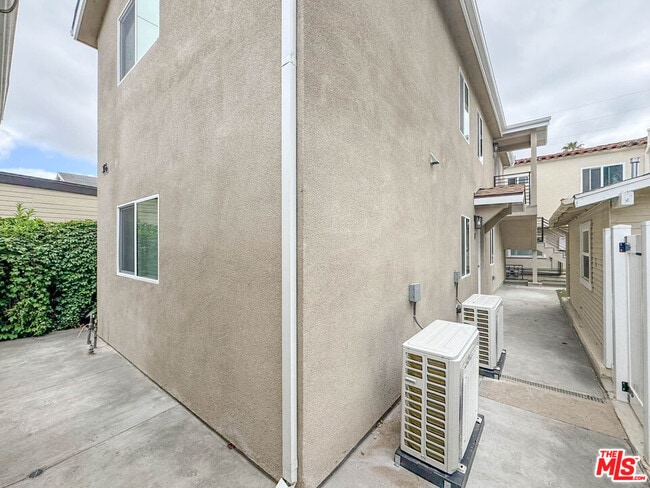 Building Photo - 316 Ximeno Ave