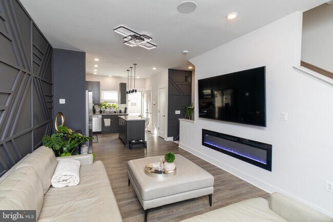 Primary Photo - 935 Sycamore Dr SE